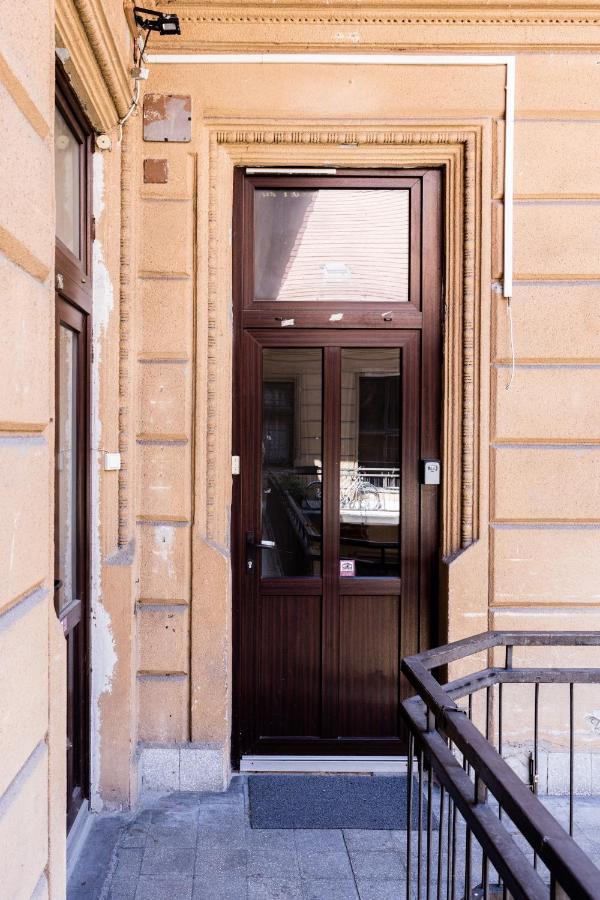 Downtown Circus Apartment Budapest Luaran gambar