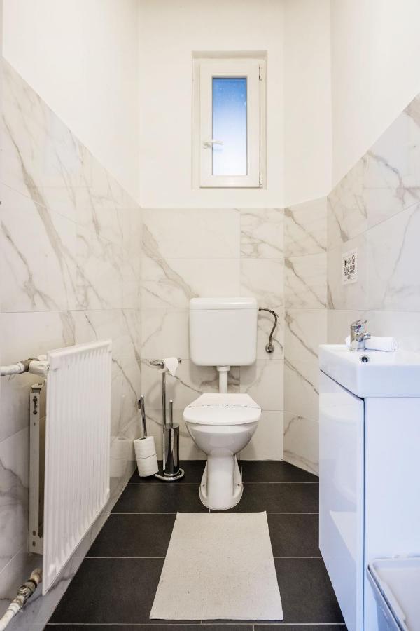 Downtown Circus Apartment Budapest Luaran gambar