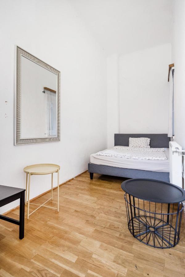 Downtown Circus Apartment Budapest Luaran gambar