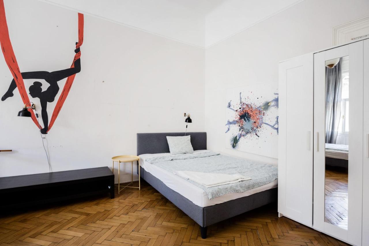 Downtown Circus Apartment Budapest Luaran gambar